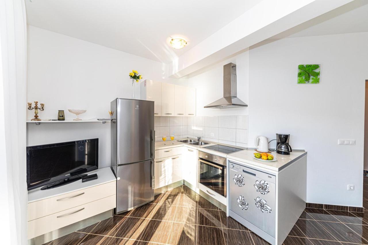 Rajcic Apartments Рогозница Экстерьер фото